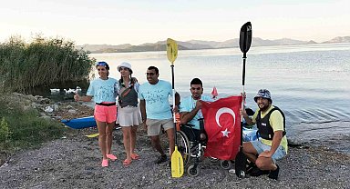 Köyceğiz Gölü'nde 30 Ağustos ve Dünya Barış Günü'nde 'İki Devlet Bir Can' mesajı