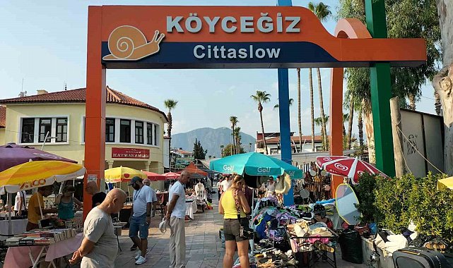 Köyceğiz'de ikinci el pazarı sıcak havadan etkilendi