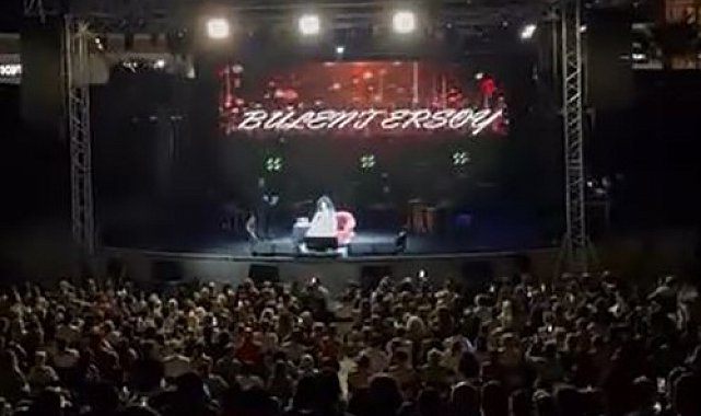 Kuşadası AVM'de sahne alan Bülent Ersoy'dan ağza alınmayacak küfürler