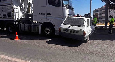 Kütahya'da çekici ile otomobil çarpıştı: 2 yaralı