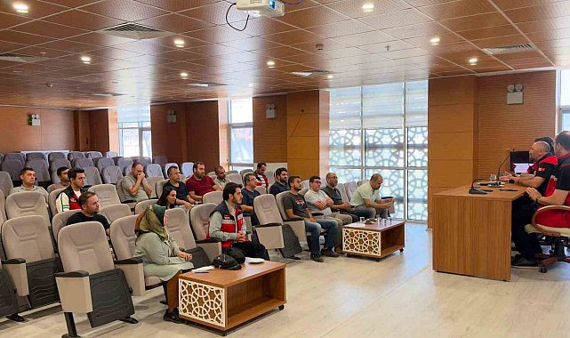 Kütahya'da kanatlı işletmelerinde biyogüvenlik eğitimi