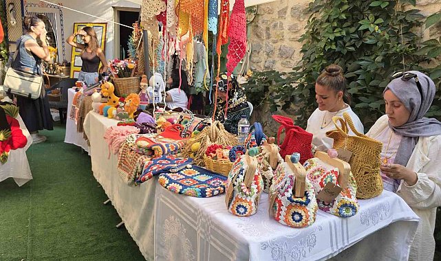Kütahya'nın üreten kadınları el emeği etkinliğinde buluştu