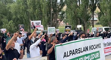 Kuytul taraftarları Erzurum'da cezaevi önünde izinsiz gösteri yaptı