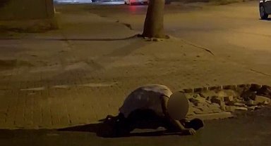 Madde bağımlısı olduğu iddia edilen şahıs sokak ortasında yığılıp kaldı