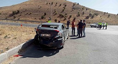 Malatya'da iki otomobil çarpıştı: 8 yaralı