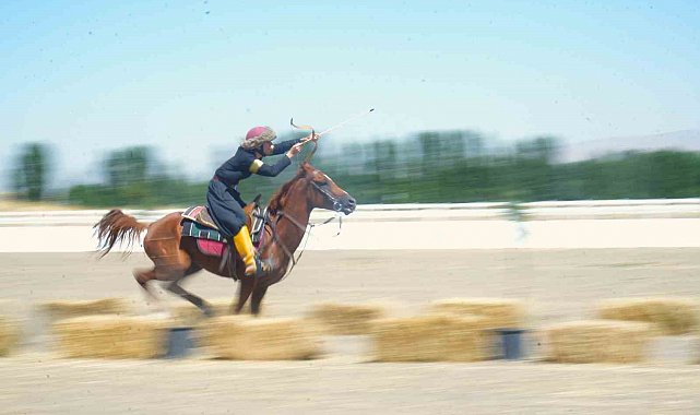 Malazgirt'te Atlı Okçuluk Türkiye Şampiyonası final heyecanı