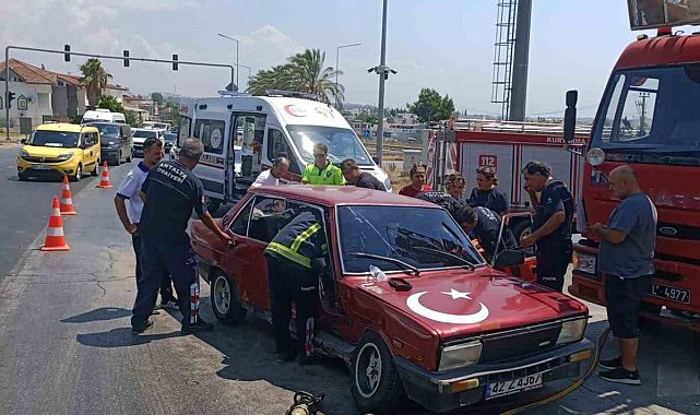 Manavgat'ta iki otomobil çarpıştı: 1 yaralı