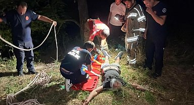 Manevra yaparken uçurumdan düştü: Kurtarılma anları kamerada