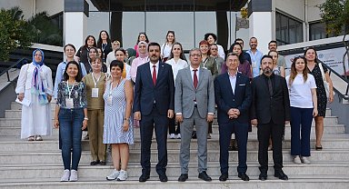 Manisa'da özel çocuklar için 'İlk rehber' aileler olacak