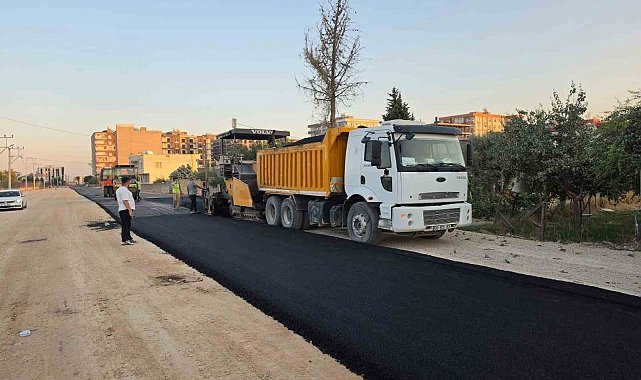 Mardin Büyükşehir Belediyesi Kızıltepe'de asfalt ve yol düzenleme çalışmalarını sürdürüyor