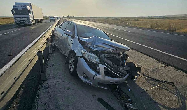 Mardin'de otomobil bariyerlere çarptı: 1 yaralı