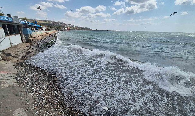 Marmara'da deniz ulaşımına poyraz engeli