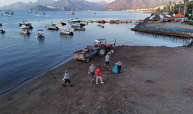 Marmaris'te halk plajları temizleniyor