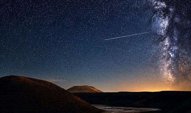 Meke Krater Gölü'nde Perseid meteor yağmuru görsel şölen sundu