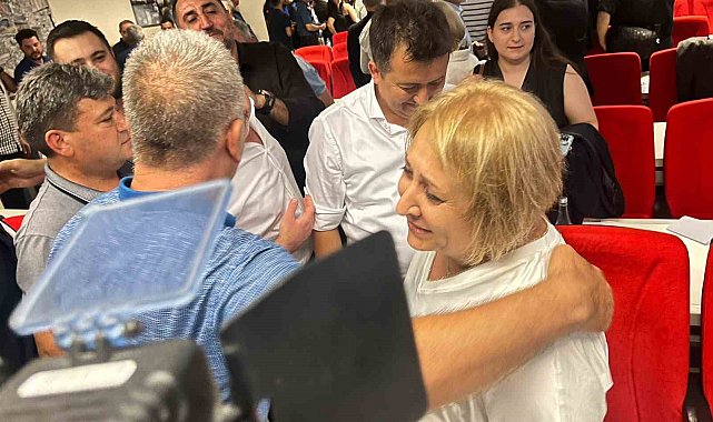 Menderes Belediyesi AK Parti'ye geçti