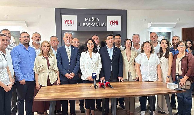 Menteşe Belediye Başkanı Aras Yeni Parti'ye geçti