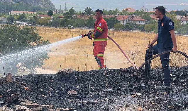 Menteşe'de ziraat alanında yangın