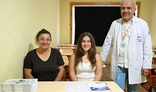 Mersin'de görme engelli Nisa'nın üniversite hayali gerçek oldu