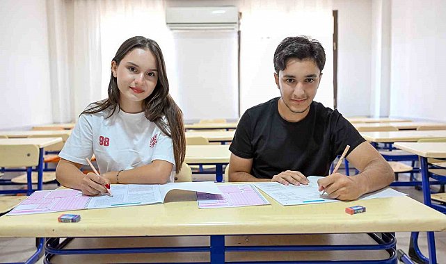 Mersin'de ücretsiz kurs desteğiyle 396 öğrenci üniversiteli oldu