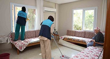 Mersin'de yaşlı ve yalnız vatandaşlara evde şefkat eli