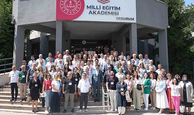 Mesleki ve Teknik Eğitimde Türkiye Yüzyılı Maarif Modeli öğretmen eğitici eğitimi