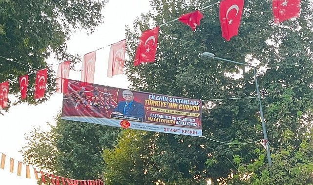 MESOB'dan Filenin Sultanları ve Mehmet Akif Üstündağ'a kutlama pankartı