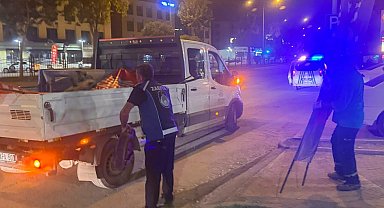 Mevzuata aykırı tabela ve reklam panoları kaldırılıyor