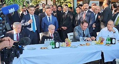MHP Lideri Bahçeli, Ahlat'ta partililer ve vatandaşlarla buluştu