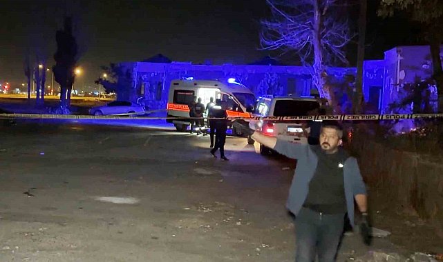 Minibüsün tavan çıtasına bağlı ipte asılı cansız bedeni bulundu