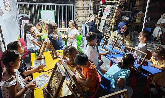 Minikler ilmek ilmek halı dokudu