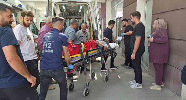 Motosiklet ile otomobil çarpıştı: 1 ağır yaralı