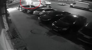 Motosiklet ile taksi kafa kafaya çarpıştı