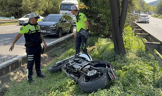 Motosiklet kamyona arkadan çarptı: 2 yaralı