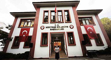 Muğla'nın 100 yıllık tarihi belediye binası vakıflara geçiyor