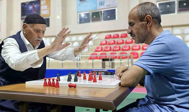 Muş'ta 1. Uluslararası Dama Turnuvası heyecanı sürüyor
