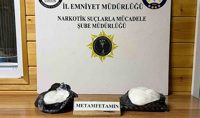 Narkotik köpeği Şila valizdeki 1 kilo 900 gram metamfetamini buldu