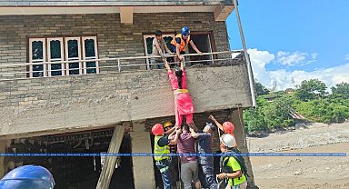 Nepal'deki sel felaketinde can kaybı 676'ya yükseldi