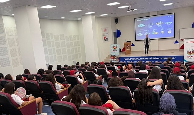 Niğdeli öğrenciler "Bilimin İzinde, Geleceğin Peşinde" kampına katıldı