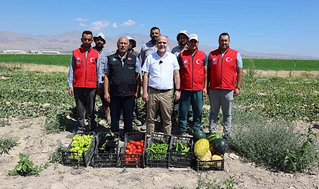 NÖHÜ'de 51 bin fideyle üretilen ürünlerin hasadı yapıldı