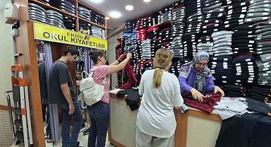 Okul kıyafetlerinde hareketlilik başladı: En uygun set 2 bin liradan başlıyor