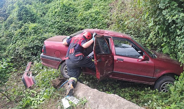 Ordu'da otomobil bahçe duvarına çarptı: 2 yaralı