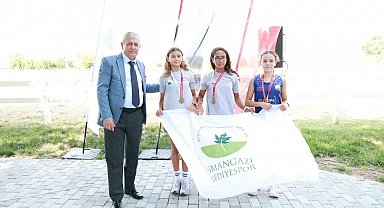 Osmangazi Belediyesi gençleri spor yapmaya teşvik ediyor