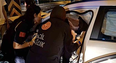 Otomobiliyle direğe çarpan sürücünün can pazarı