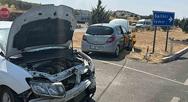 Otomobiller kavşakta çarpıştı: 1 yaralı