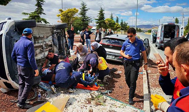 Otomobillerin çarpıştığı kazada 7 kişi yaralandı