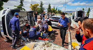 Otomobillerin çarpıştığı kazada 7 kişi yaralandı