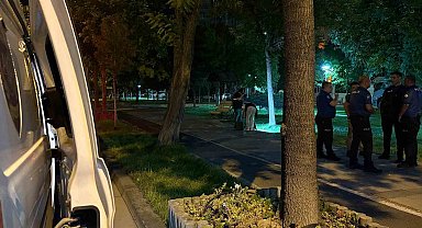 Otostopla aracına aldığı şahıslar tarafından bıçaklandı: 1 ağır yaralı