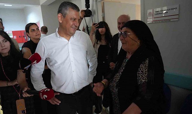 Özgür Özel ile vatandaş arasında Kılıçdaroğlu diyaloğu: Gülerek yanıtladı