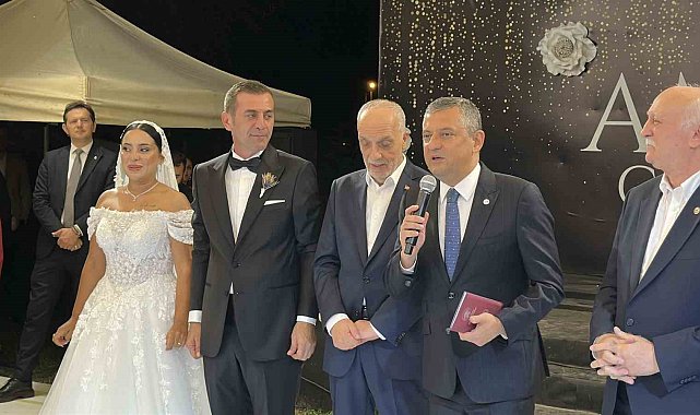 Özgür Özel, Yeni Parti Sakarya İl Başkanının düğününe katıldı
