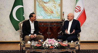 Pakistan Genelkurmay Başkanı Munir, Tahran'da İran Meclis Başkanı Galibaf ile bir araya geldi